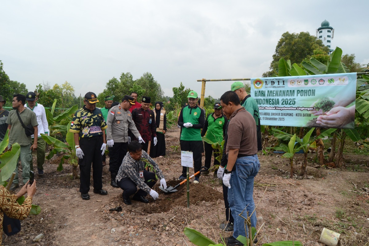 LDII Kepri Gelar Aksi “Hari Menanam Pohon Indonesia” Bersama Sekolah, Pesantren, dan Masyarakat Batam